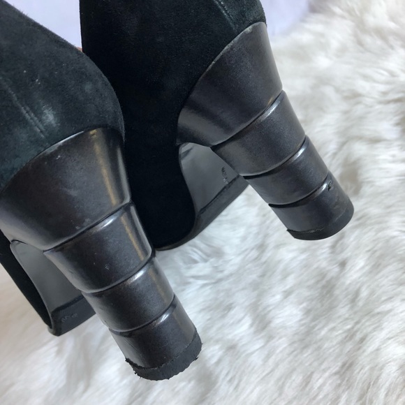 Ferragamo Suede Black Structured Heel Pumps - Picture 3 of 4